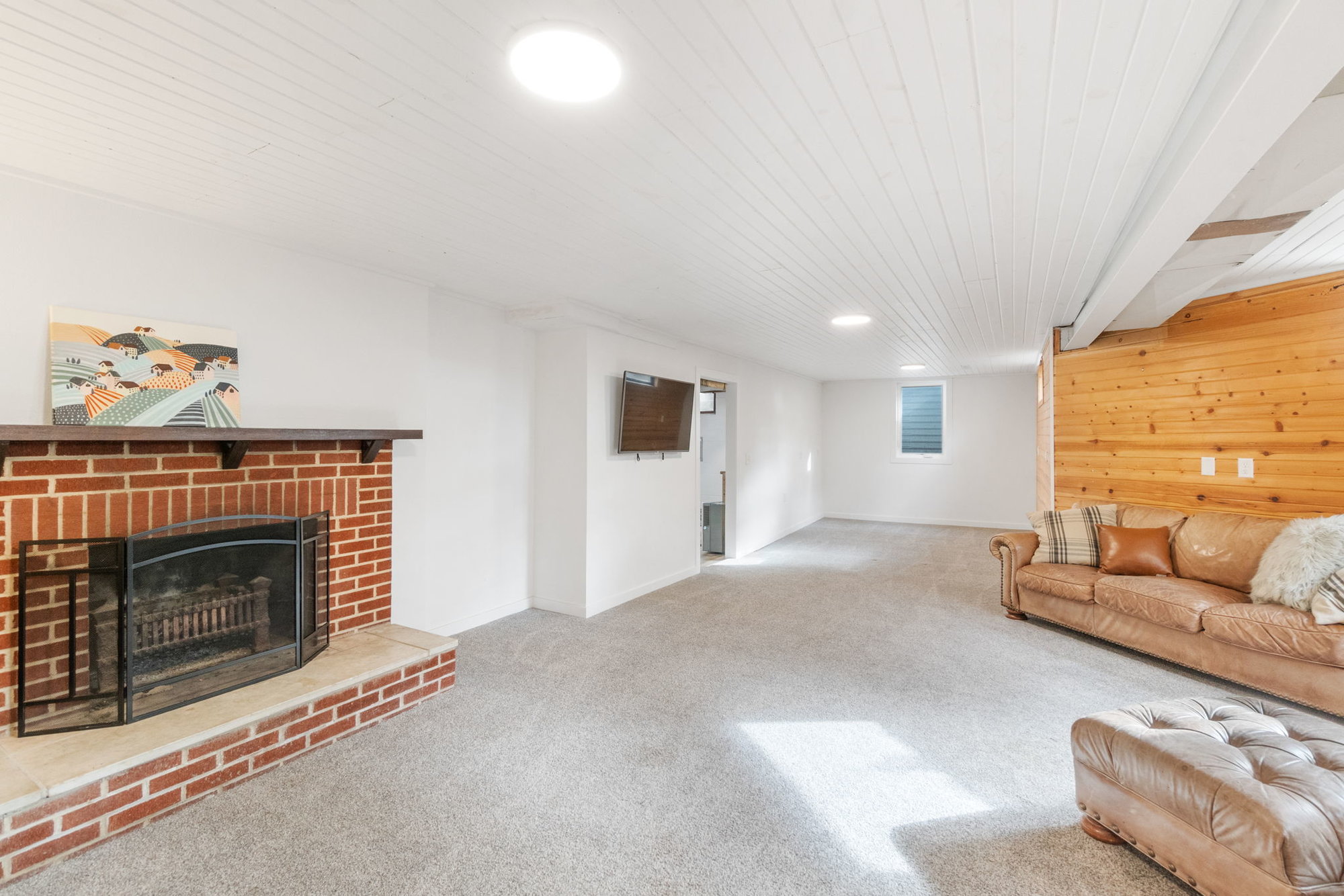This Stunning Mid-Century Modern Home is the Perfect Blend of Retro Style and Modern Conveniences - 912 W 16th St., Cedar Falls